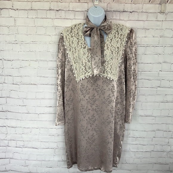 Vintage Scott McClintock satin floral sleepwear gown - Picture 4 of 12